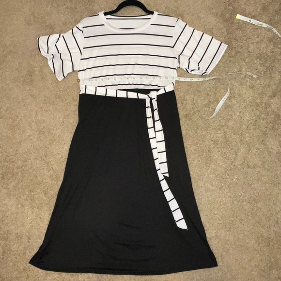 Black and White Stripped Tshirt Style Dress - Picture 1 of 3